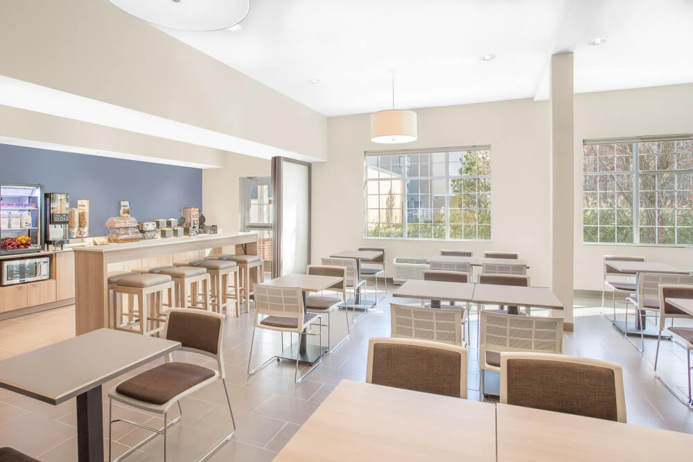 dining area in microtel hotel